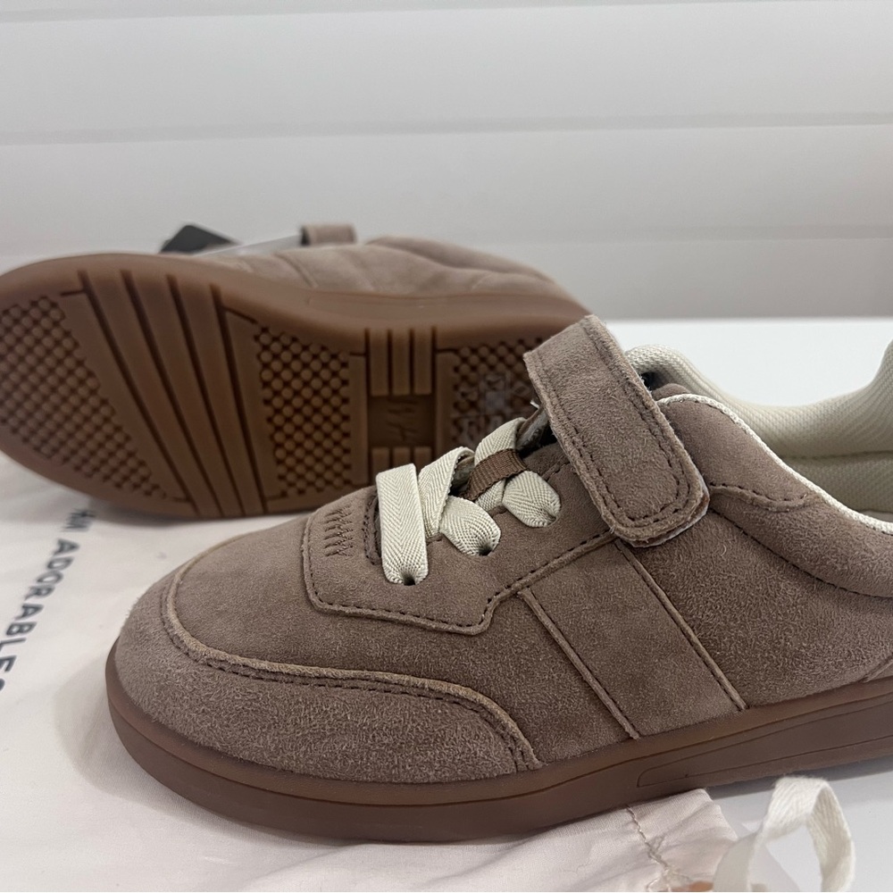 H&M Adorables boys beige sneakers - NWT - Picture 9 of 10